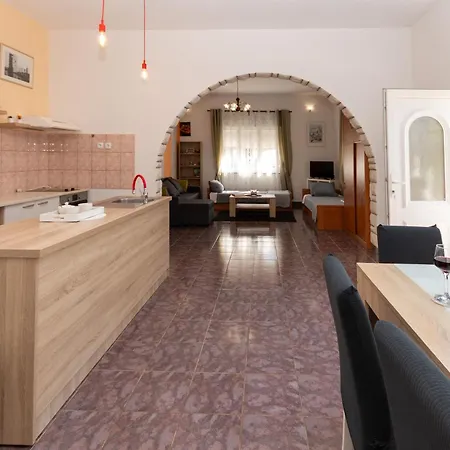 Apartman Buska Near Sea