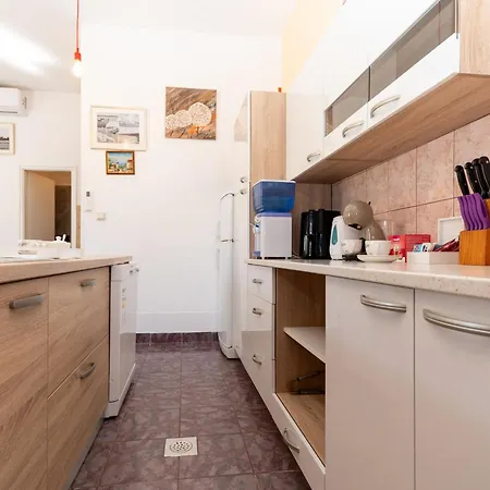 Apartman Buska Near Sea *