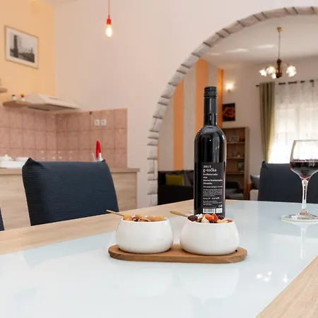 Apartman Buska Near Sea