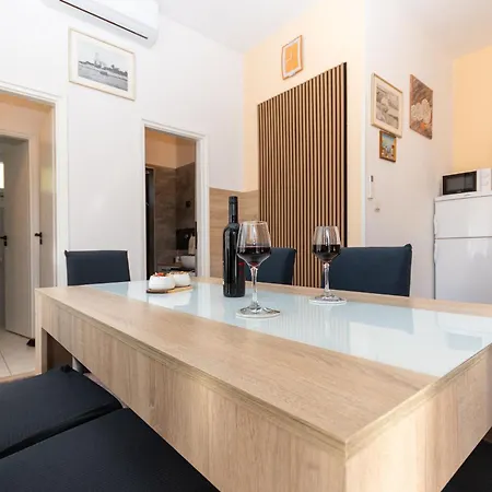Apartman Buska Near Sea Vir