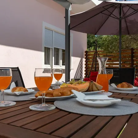 Buska Near Sea Apartman *